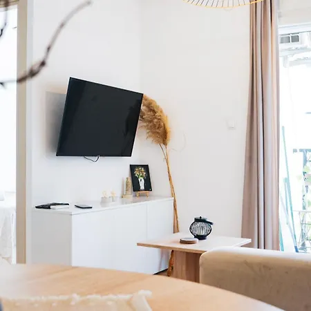 Bright One Bedroom Lejlighed *